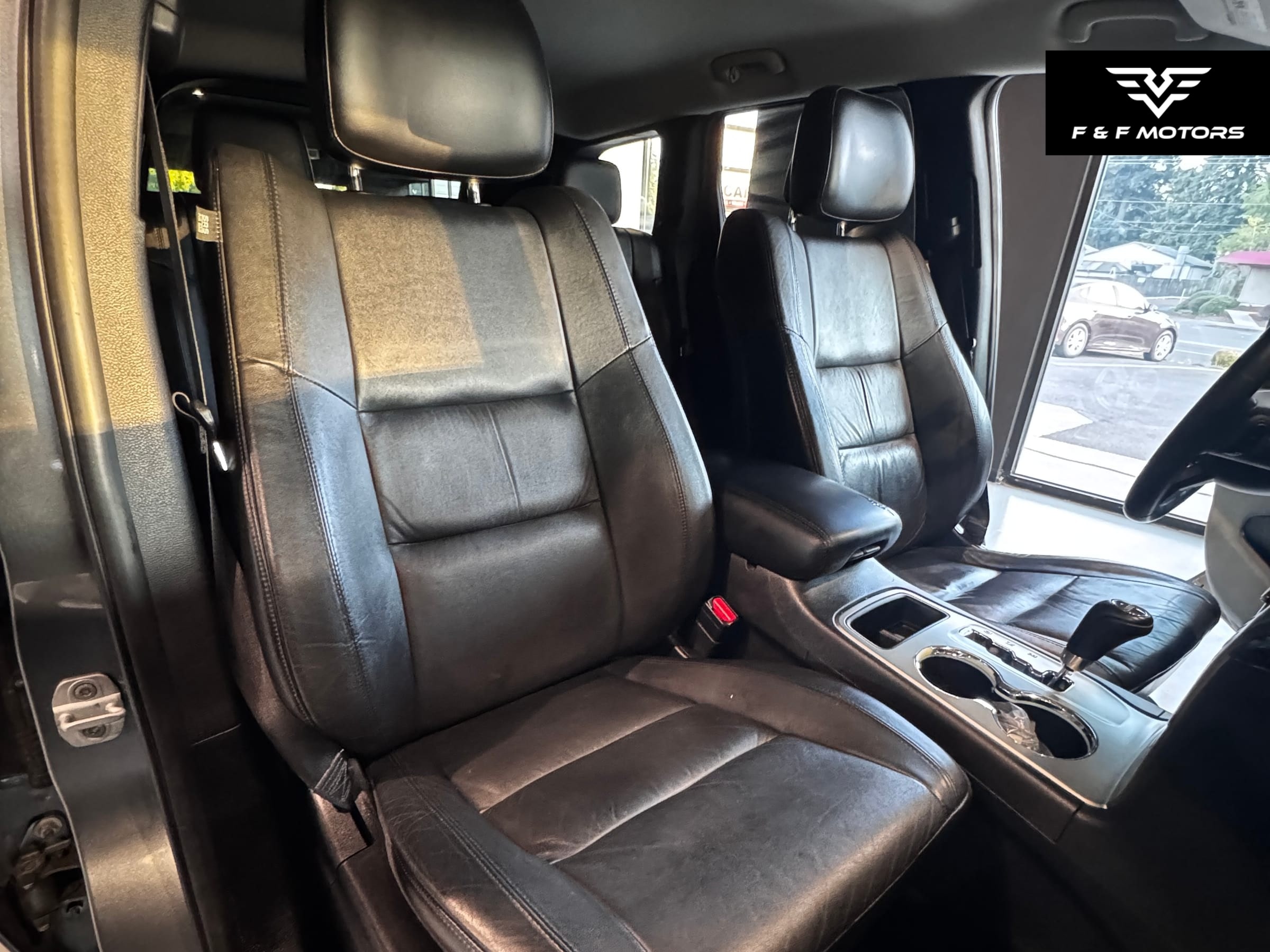 2012 Jeep Grand Cherokee Laredo — Interior