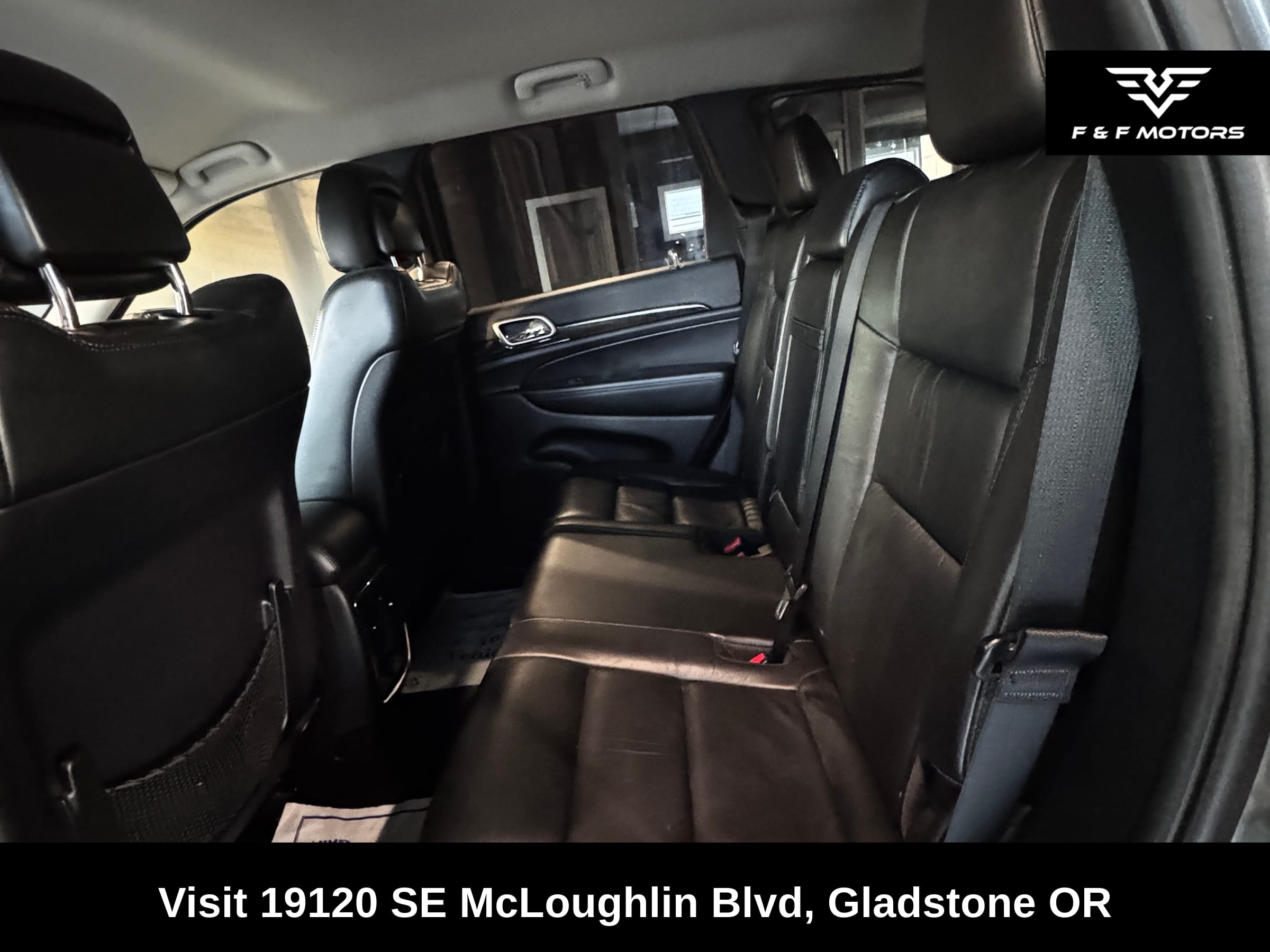 2012 Jeep Grand Cherokee Laredo — Interior