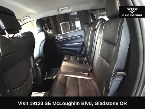 2012 Jeep Grand Cherokee Laredo — Interior
