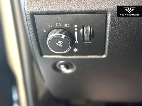 2012 Jeep Grand Cherokee Laredo — Interior
