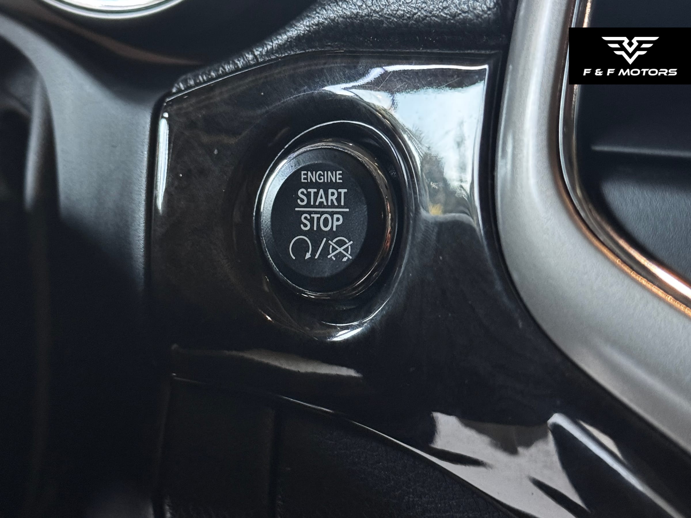 2012 Jeep Grand Cherokee Laredo photo 18