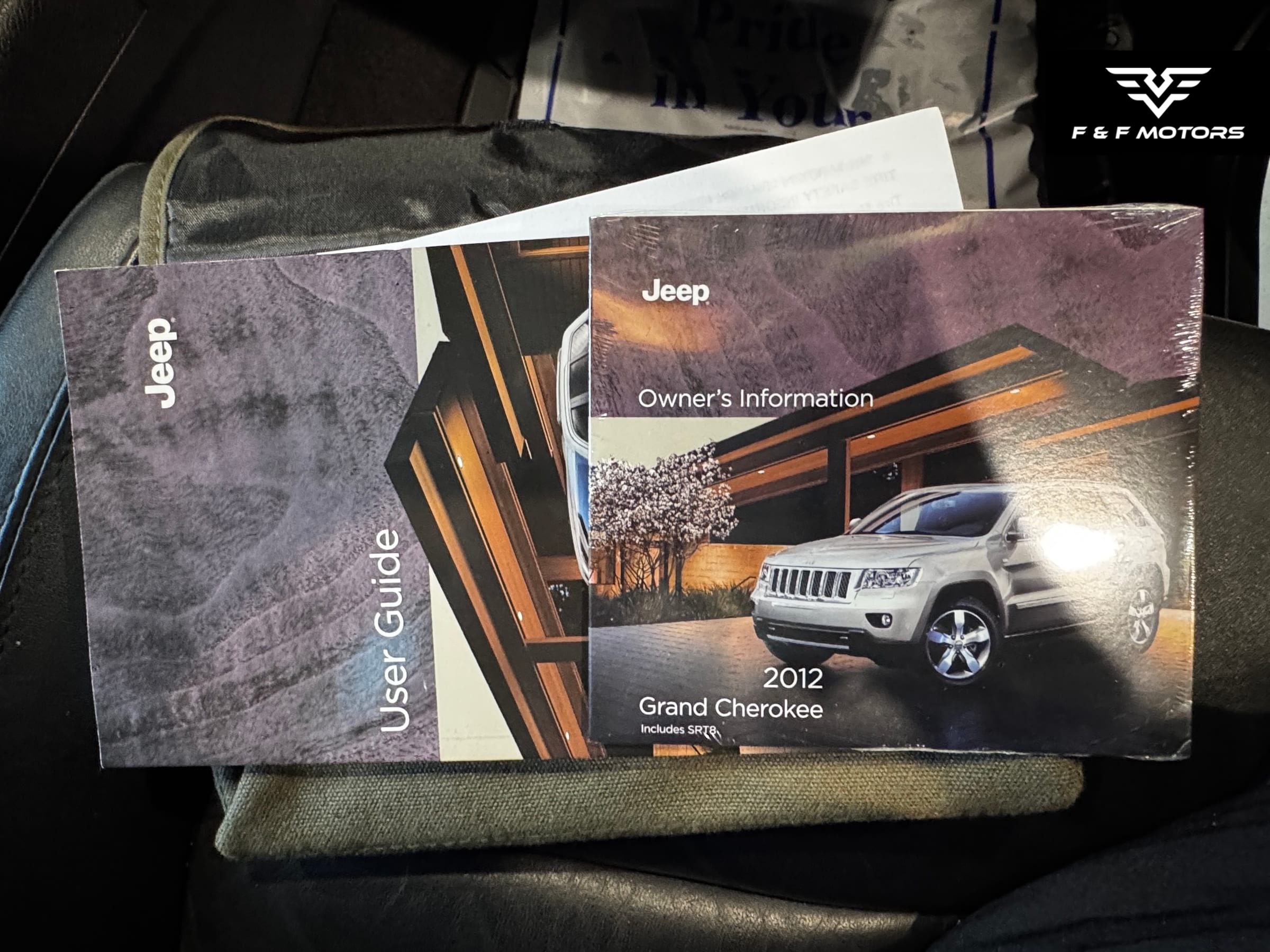 2012 Jeep Grand Cherokee Laredo — Interior