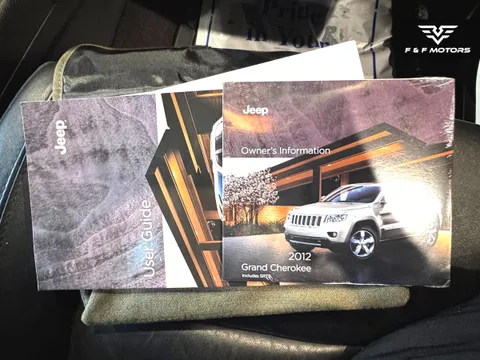 2012 Jeep Grand Cherokee Laredo — Interior