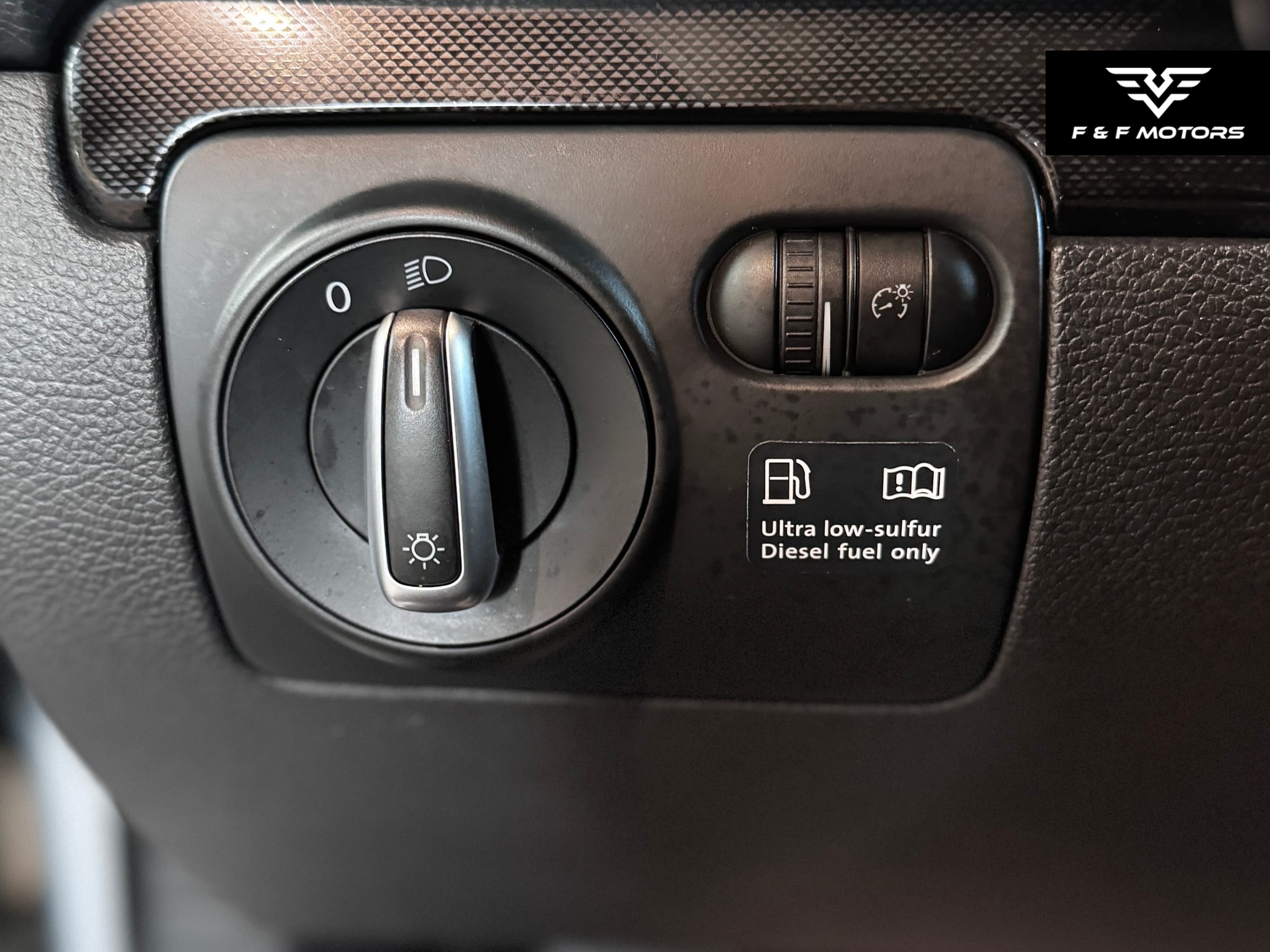 2011 Volkswagen Jetta TDI — Interior