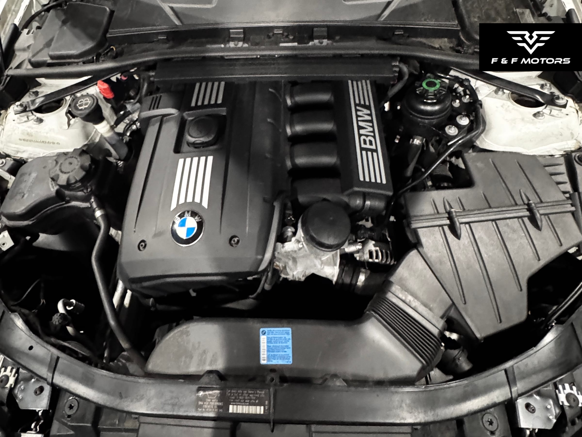 2007 BMW 328i — Engine