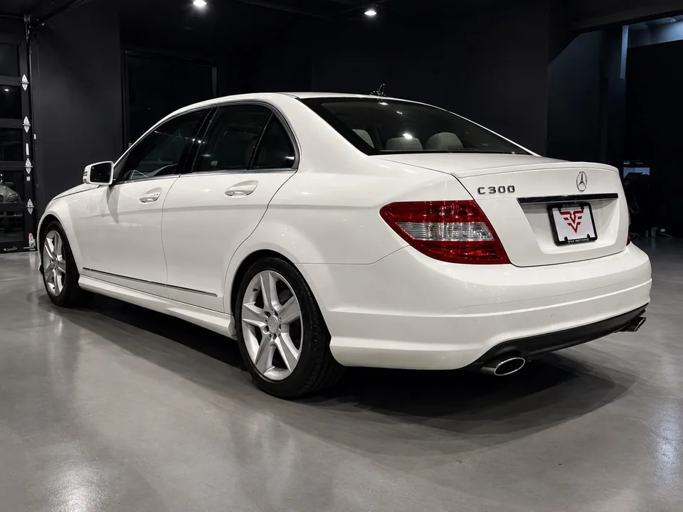 2011 Mercedes-Benz C300 Sport — Exterior · Photo 5