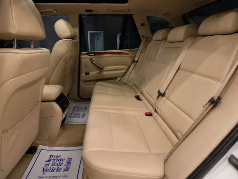 2011 Mercedes-Benz C300 Sport — Interior
