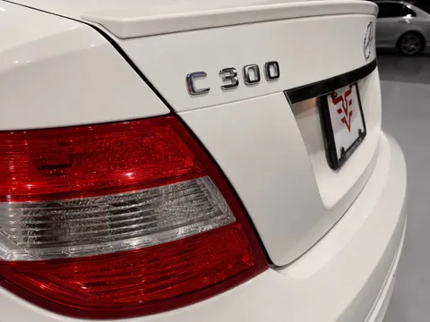 2011 Mercedes-Benz C300 Sport photo 21
