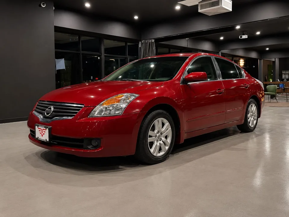 2009 Nissan Altima — Exterior · Photo 2