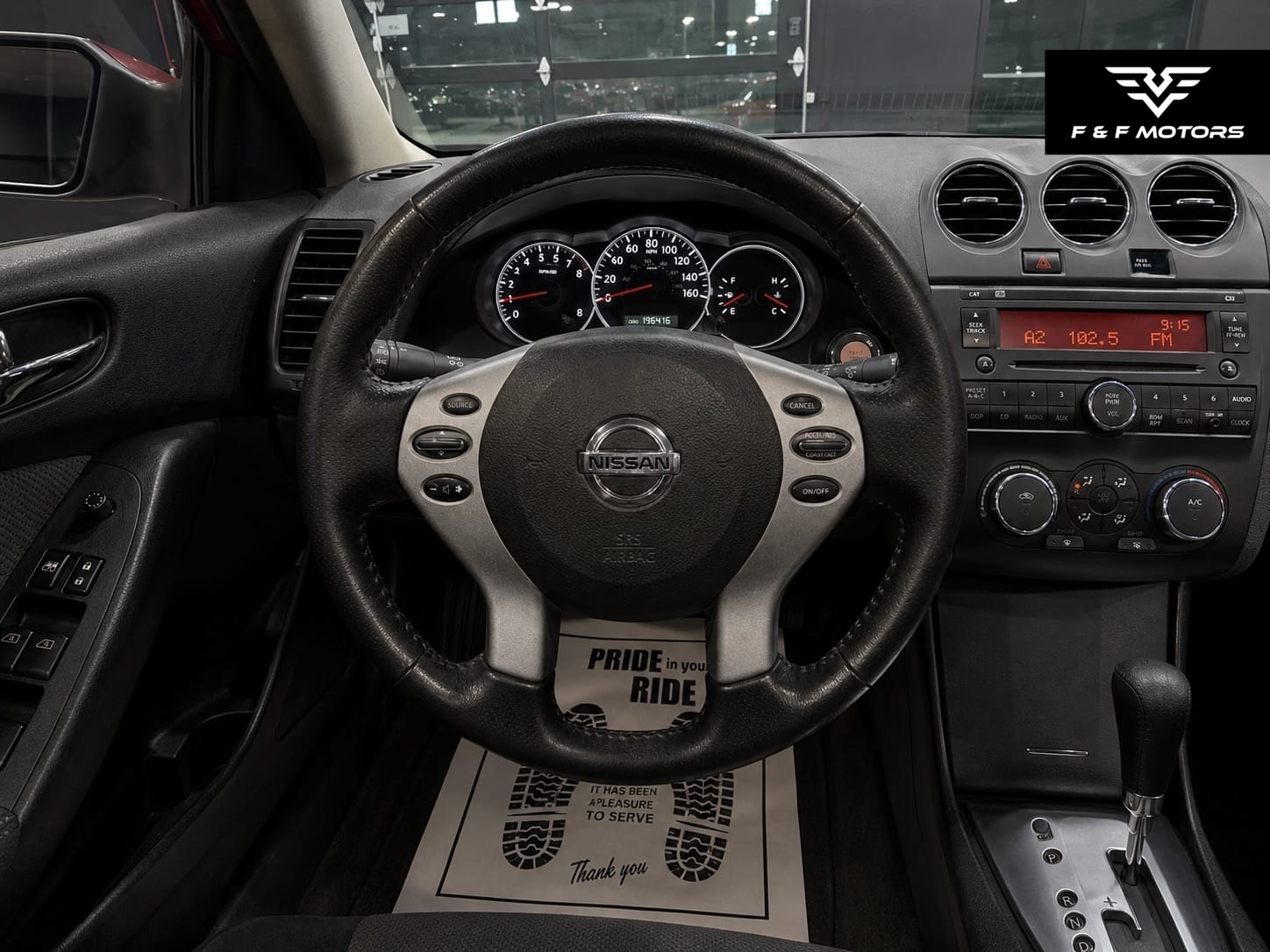 2009 Nissan Altima S — Interior
