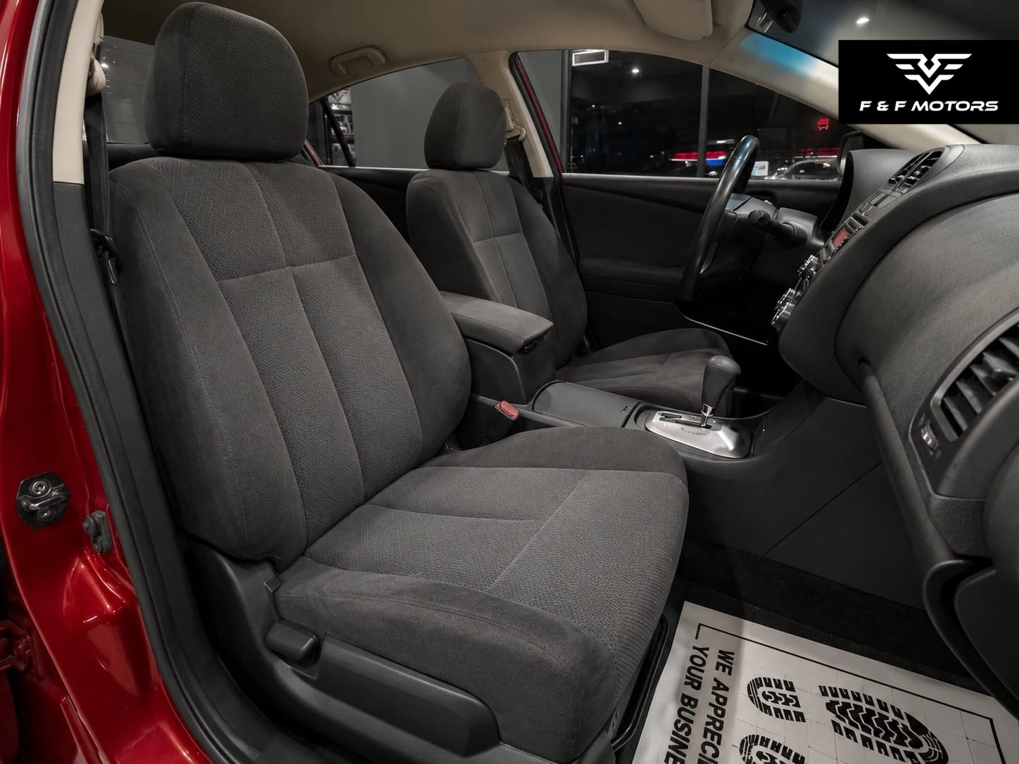 2009 Nissan Altima S — Interior