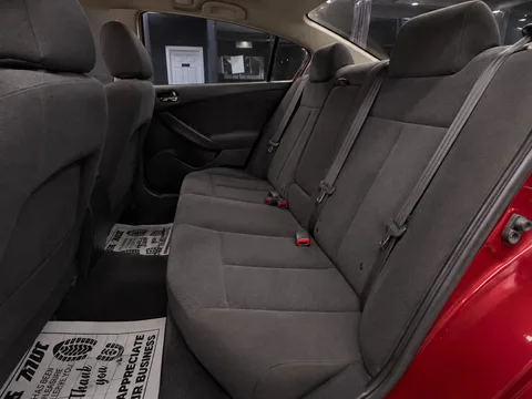 2009 Nissan Altima S — Interior