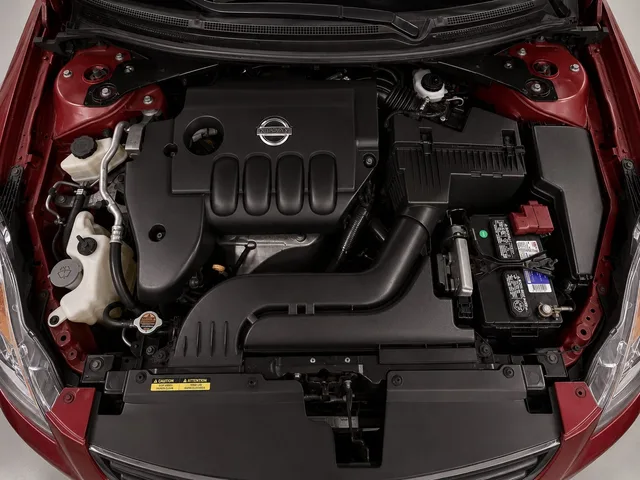 2009 Nissan Altima — Engine · Photo 17