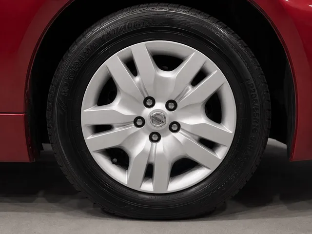 2009 Nissan Altima — Wheels · Photo 18