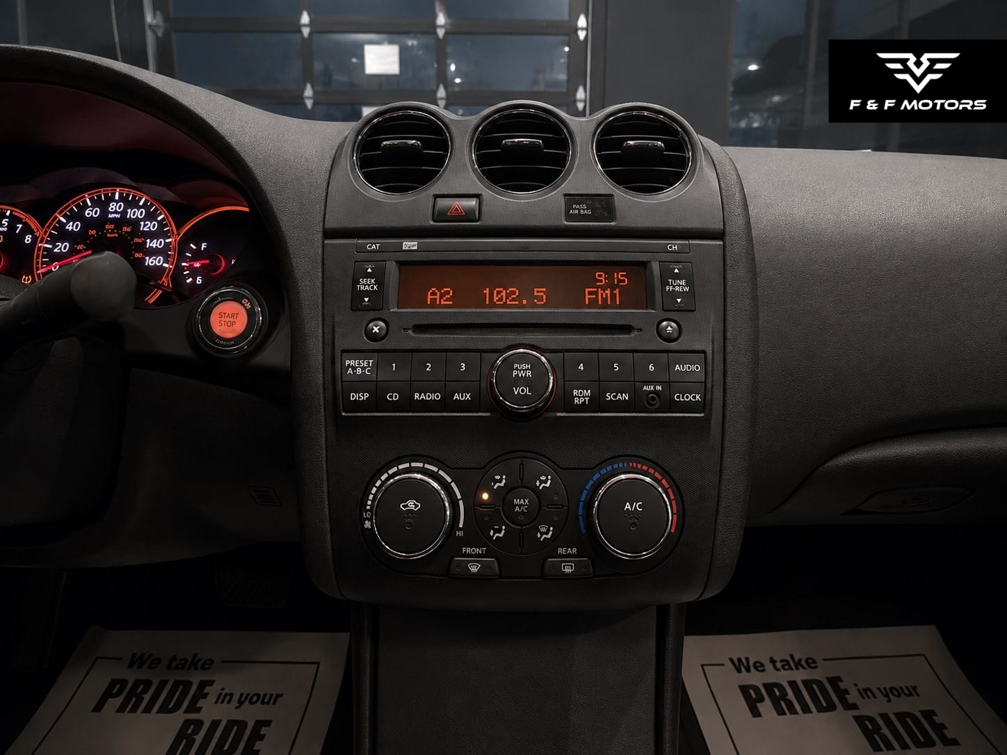 2009 Nissan Altima S — Interior