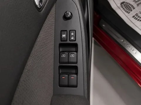 2009 Nissan Altima S — Interior
