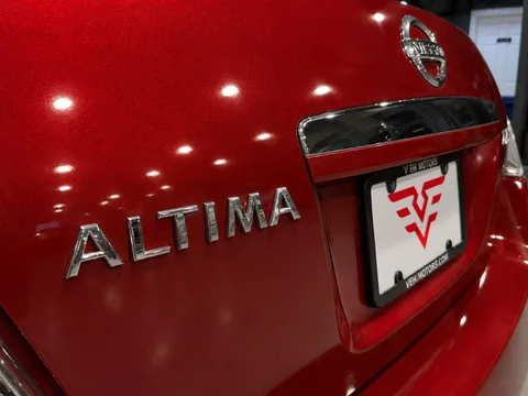 2009 Nissan Altima S — Damage