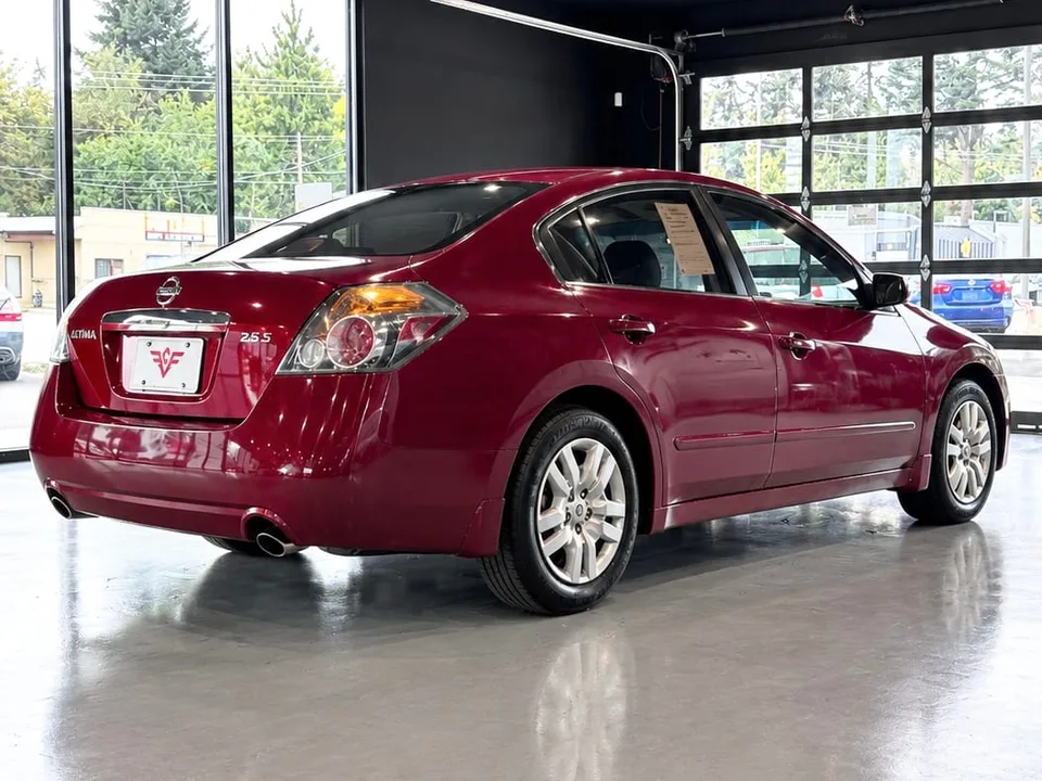 2009 Nissan Altima — Exterior · Photo 4