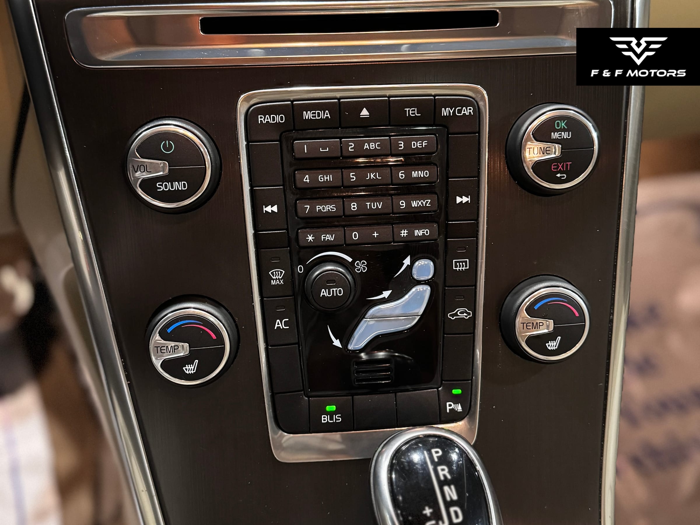 2014 Volvo XC60 3.2 Premier — Interior