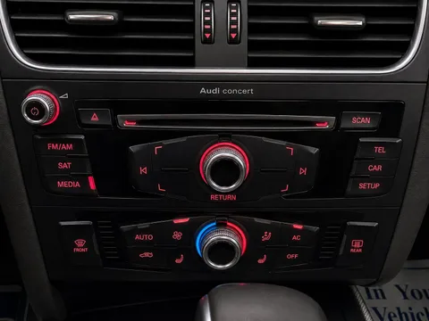 2014 Audi Allroad Premium — Interior