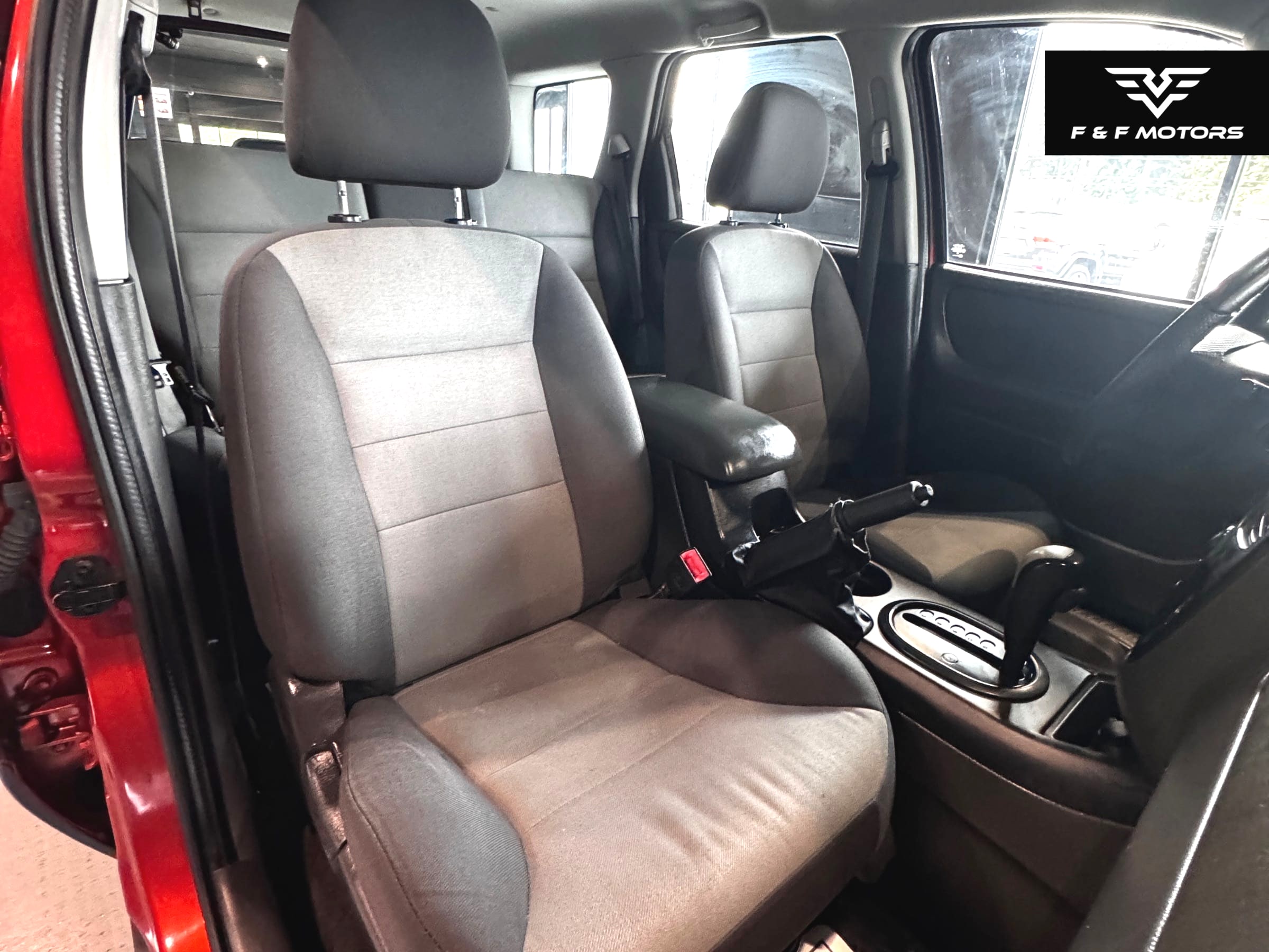 2007 Ford Escape XLS — Interior