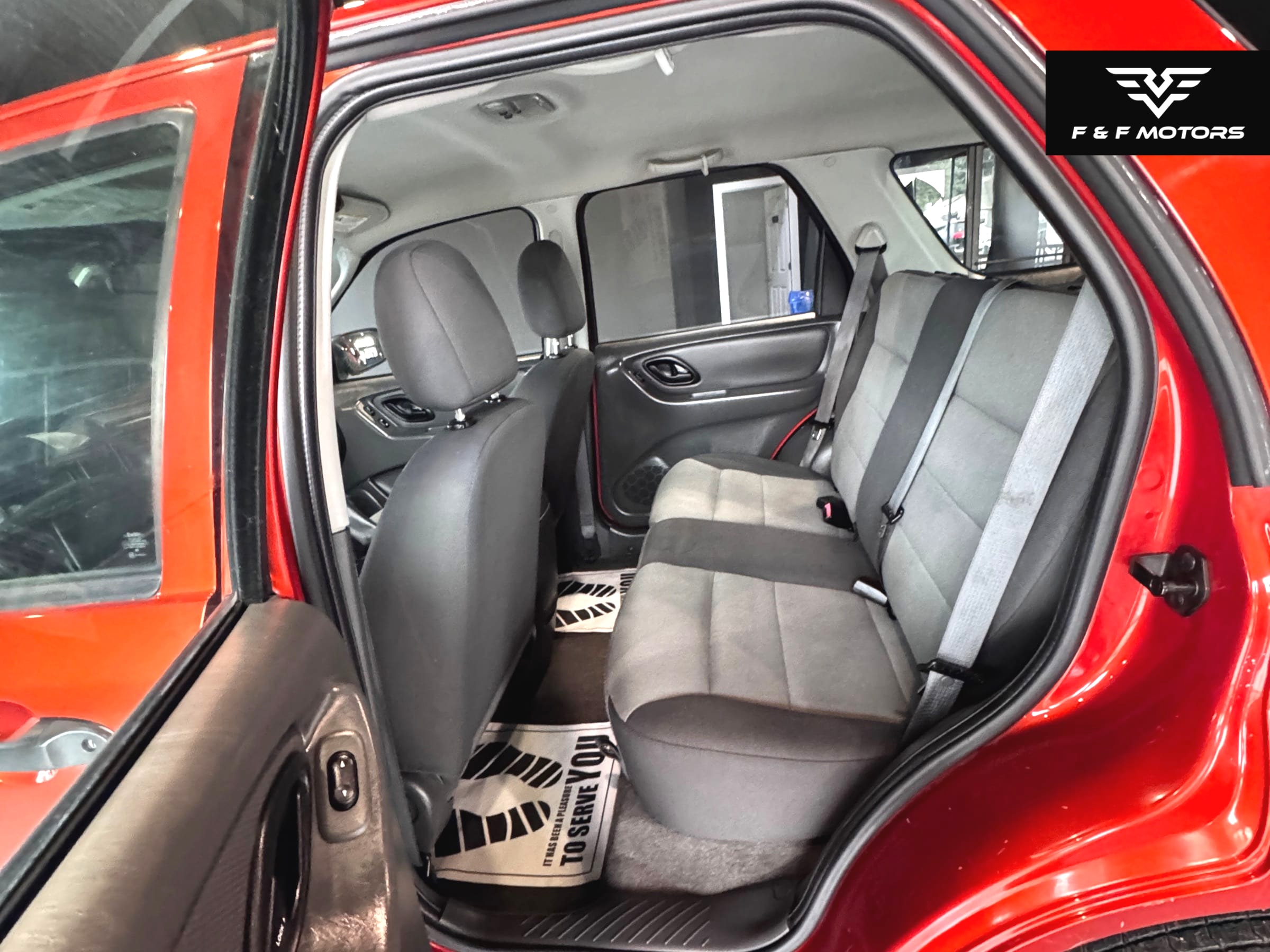 2007 Ford Escape XLS — Interior