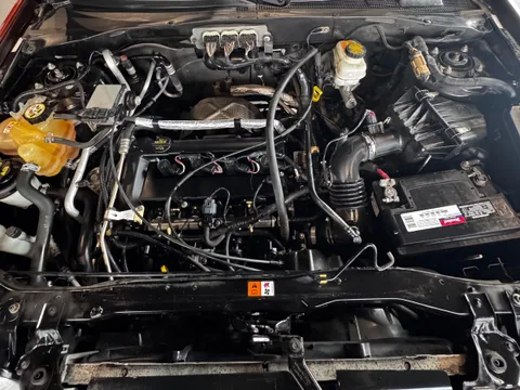 2007 Ford Escape XLS — Engine