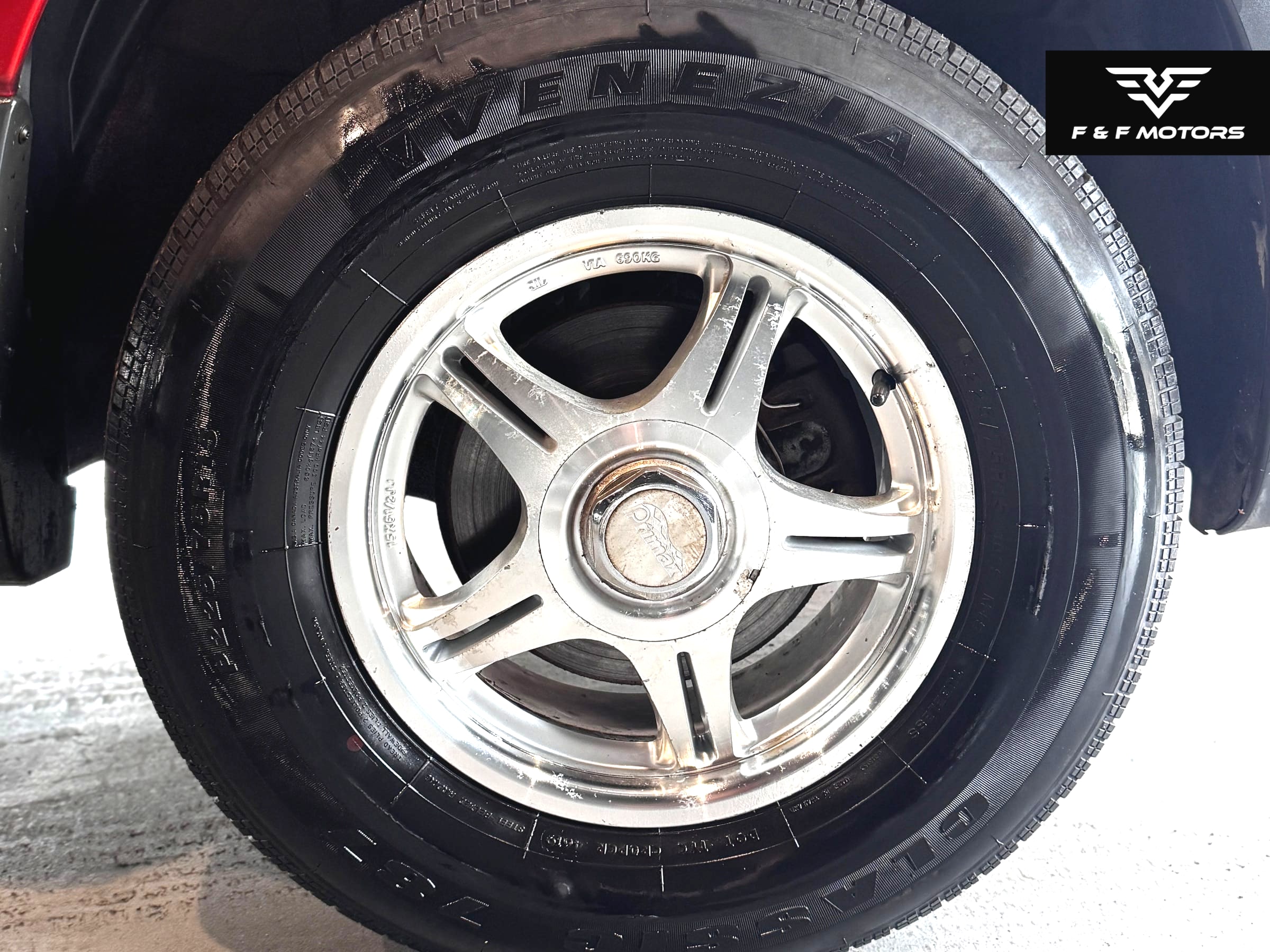 2007 Ford Escape XLS — Wheels