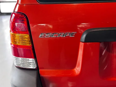 2007 Ford Escape XLS — Damage