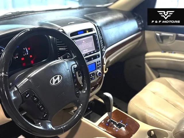 2009 Hyundai Santa Fe Limited — Interior · Photo 7