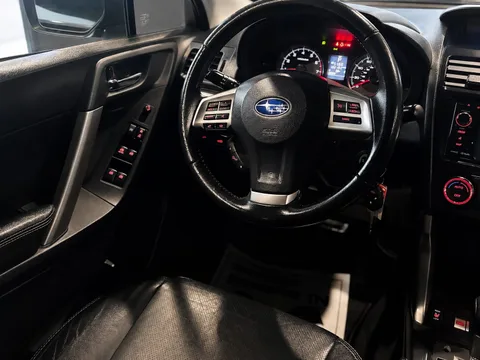 2014 Subaru Forester 2.5I Limited — Interior