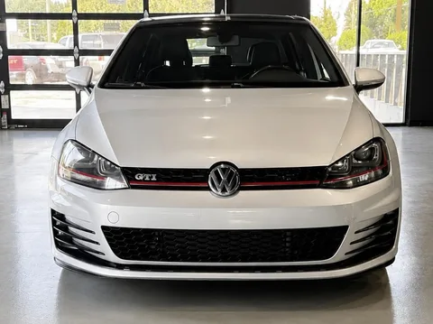 2015 Volkswagen GTI SE photo 5