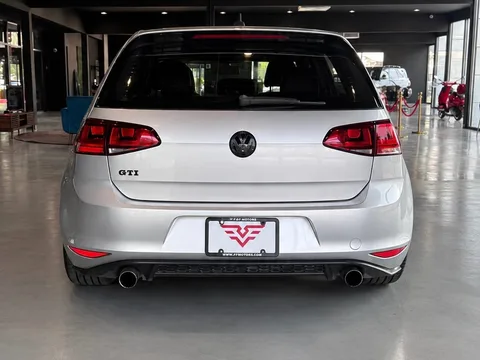 2015 Volkswagen GTI SE photo 6