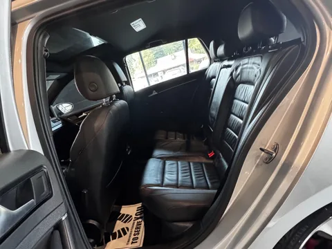 2015 Volkswagen GTI SE — Interior