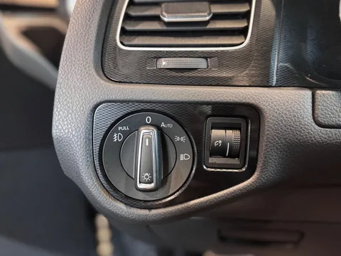 2015 Volkswagen GTI SE — Interior