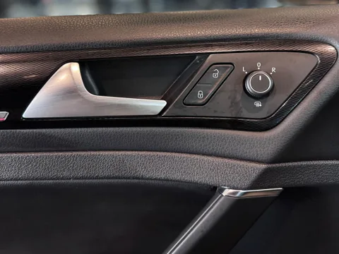 2015 Volkswagen GTI SE — Interior
