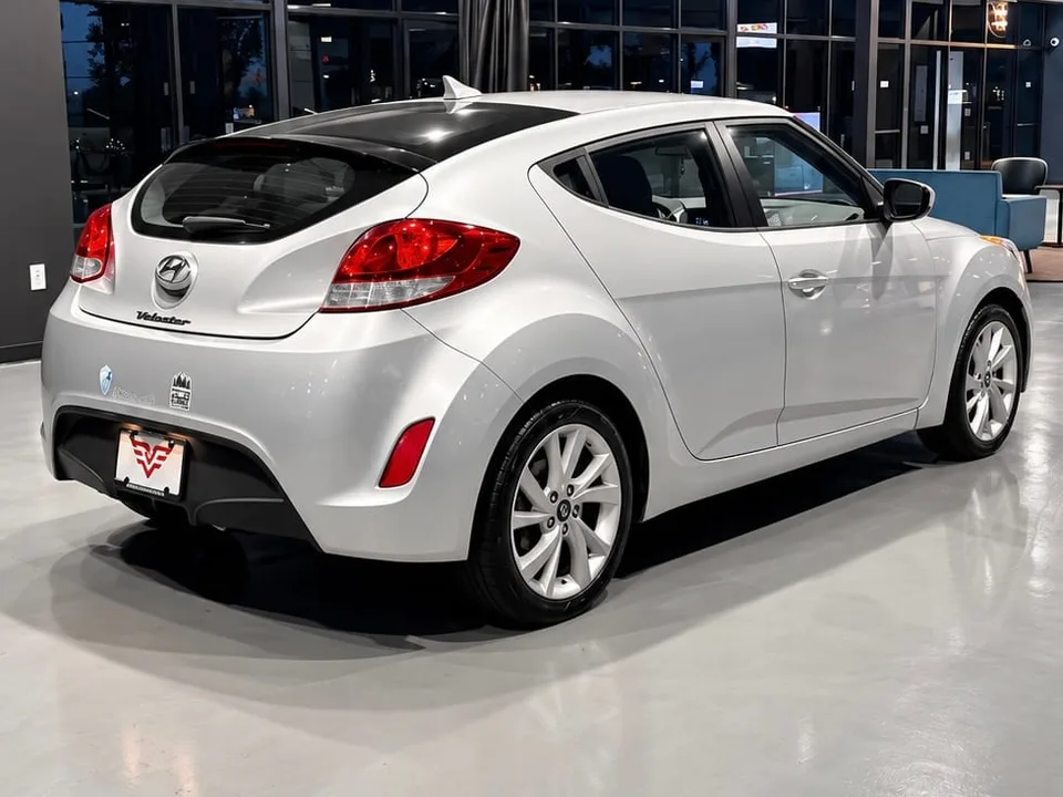 2016 Hyundai Veloster Base — Exterior