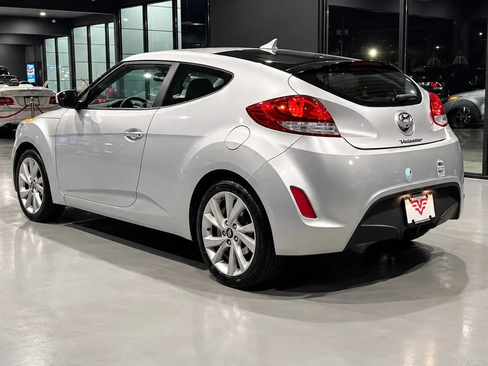 2016 Hyundai Veloster Base — Exterior