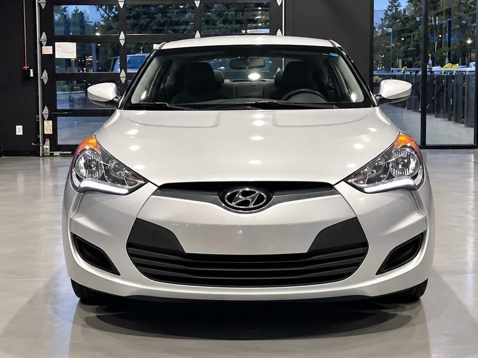 2016 Hyundai Veloster Base — Exterior