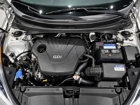 2016 Hyundai Veloster Base — Engine