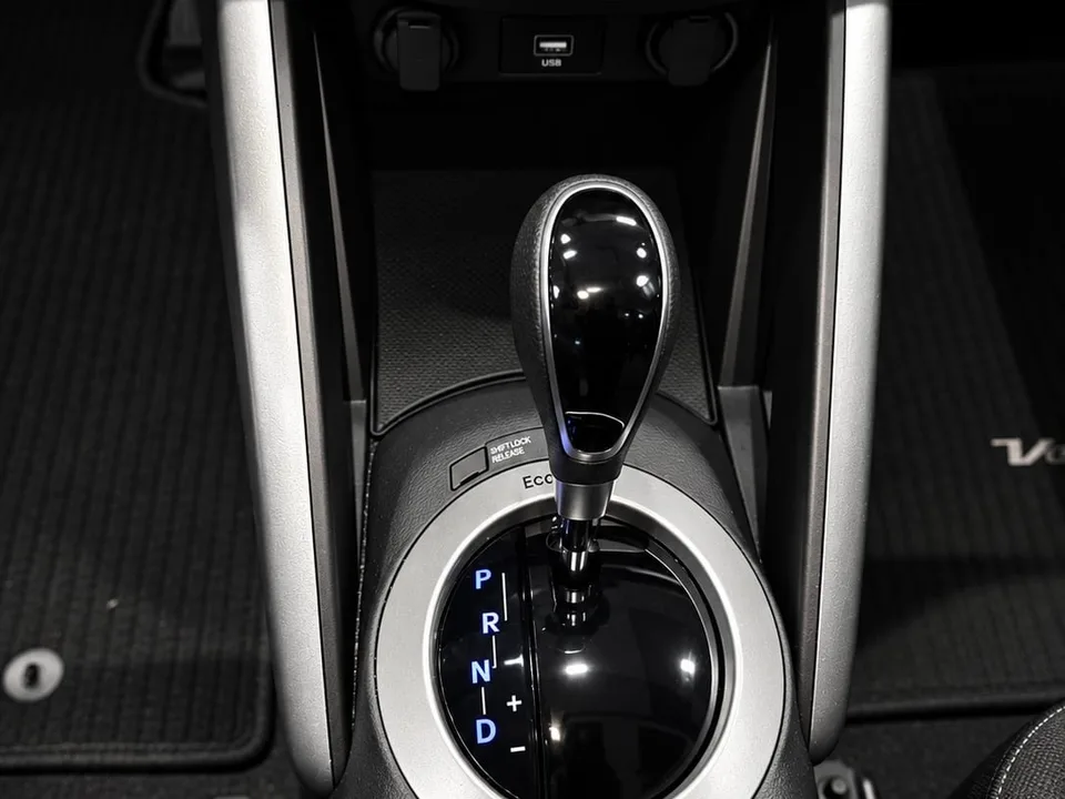 2016 Hyundai Veloster Base — Interior
