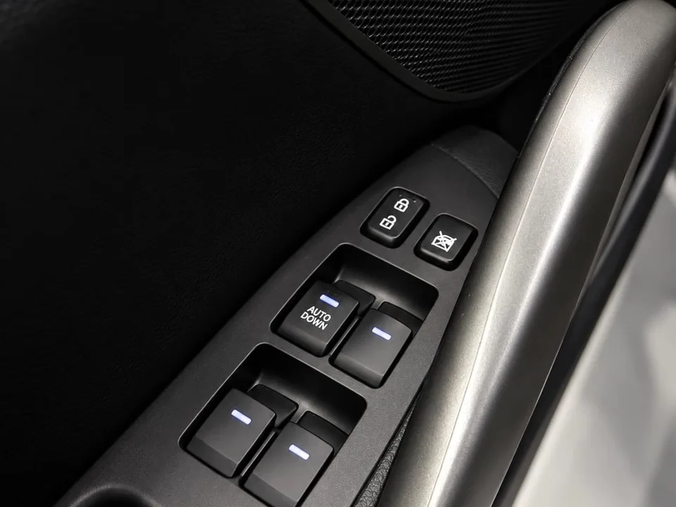 2016 Hyundai Veloster Base — Interior