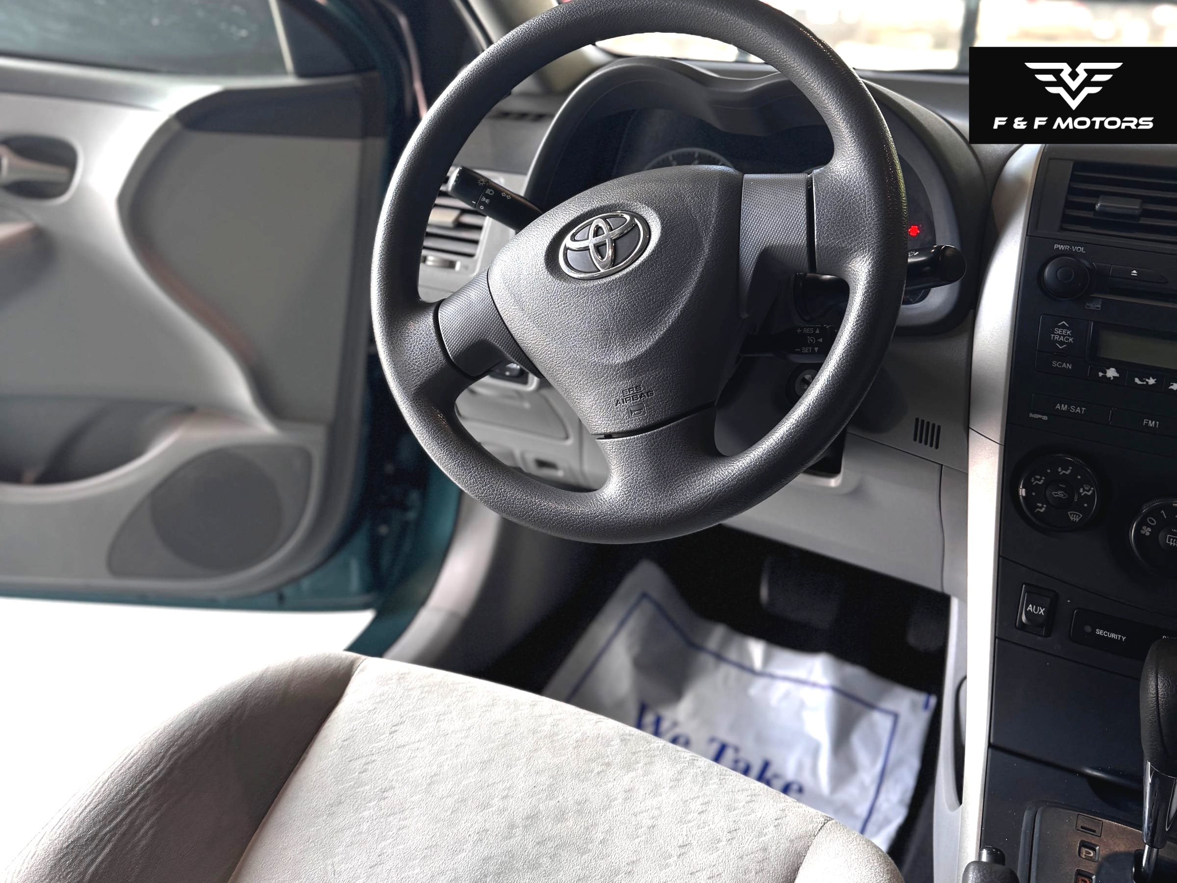 2009 Toyota Corolla LE — Interior