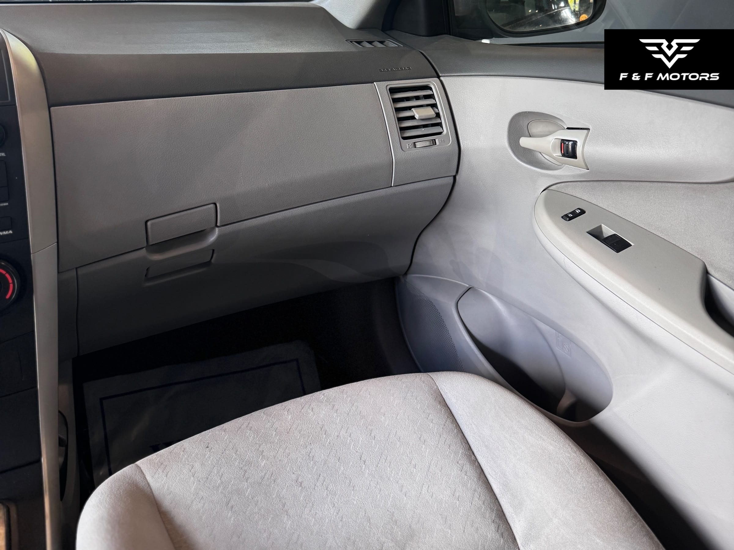 2009 Toyota Corolla LE — Interior