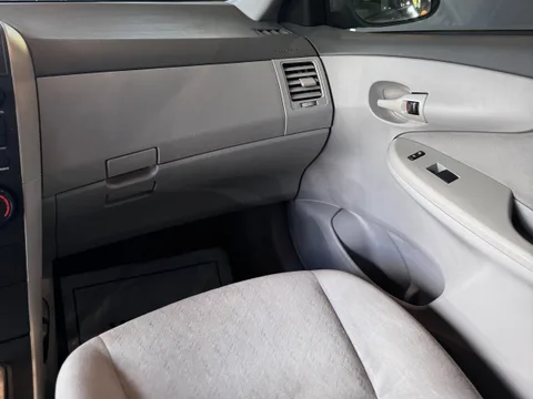 2009 Toyota Corolla LE — Interior