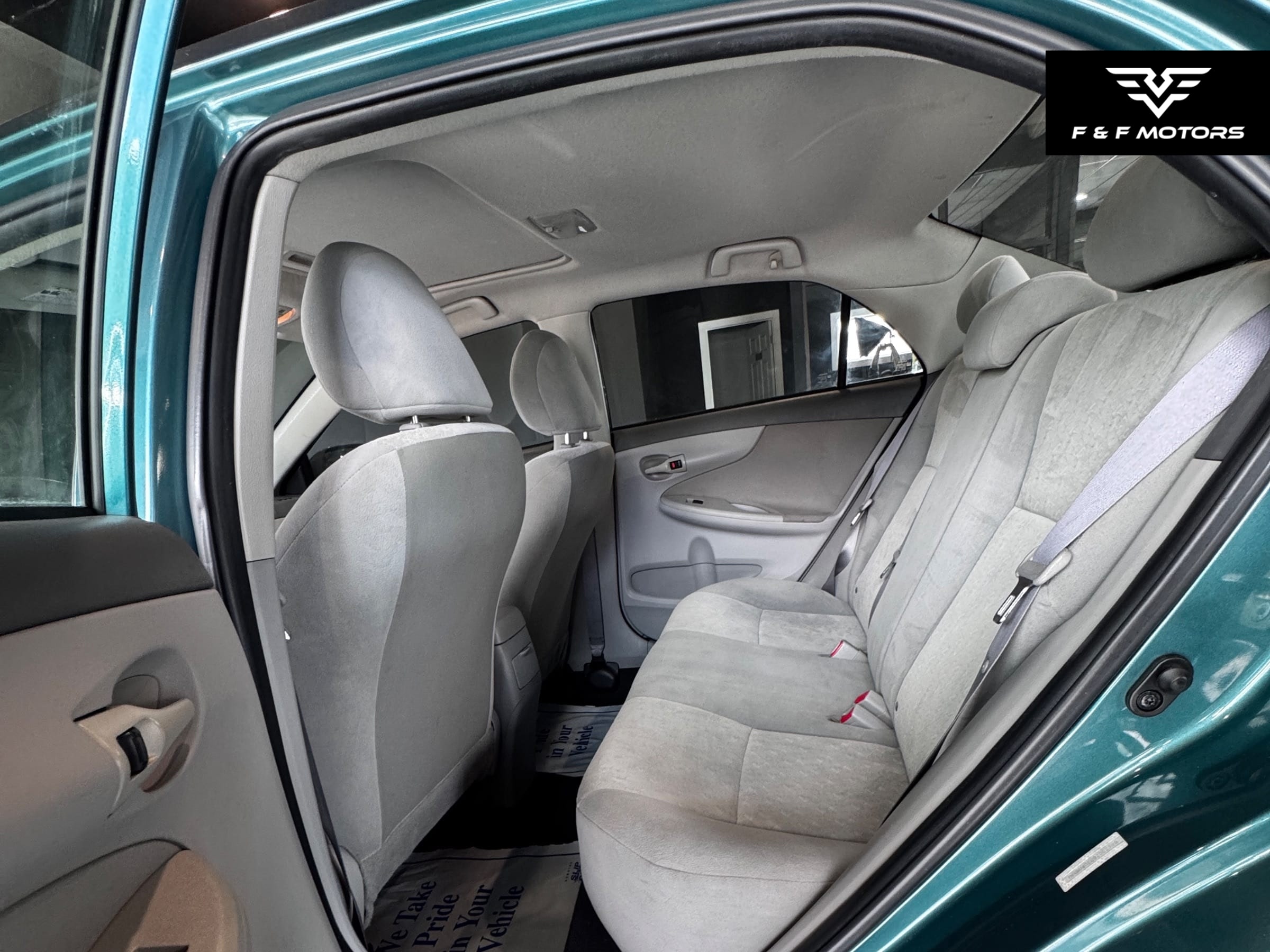 2009 Toyota Corolla LE — Interior