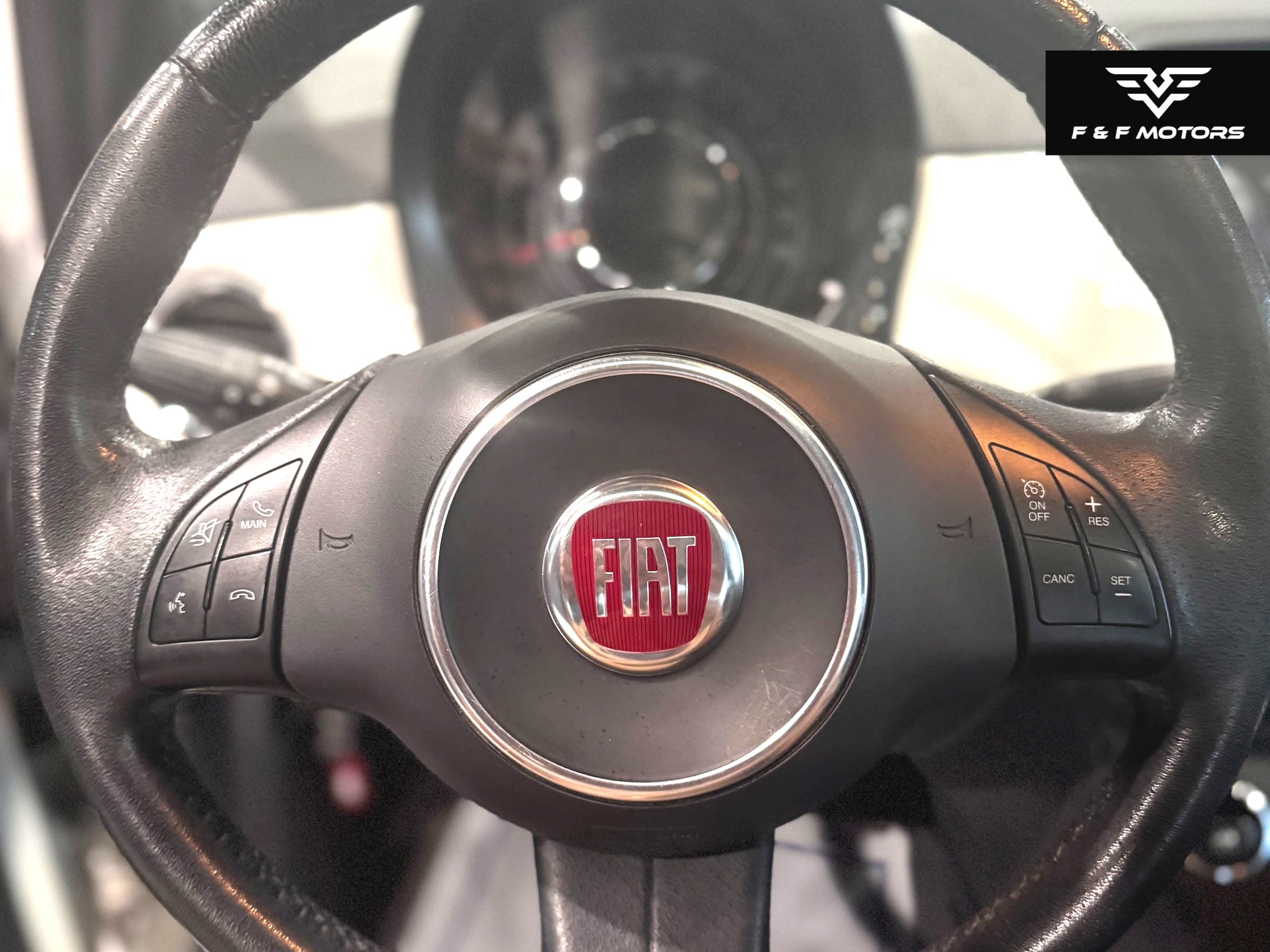 2014 Fiat 500 Sport — Interior