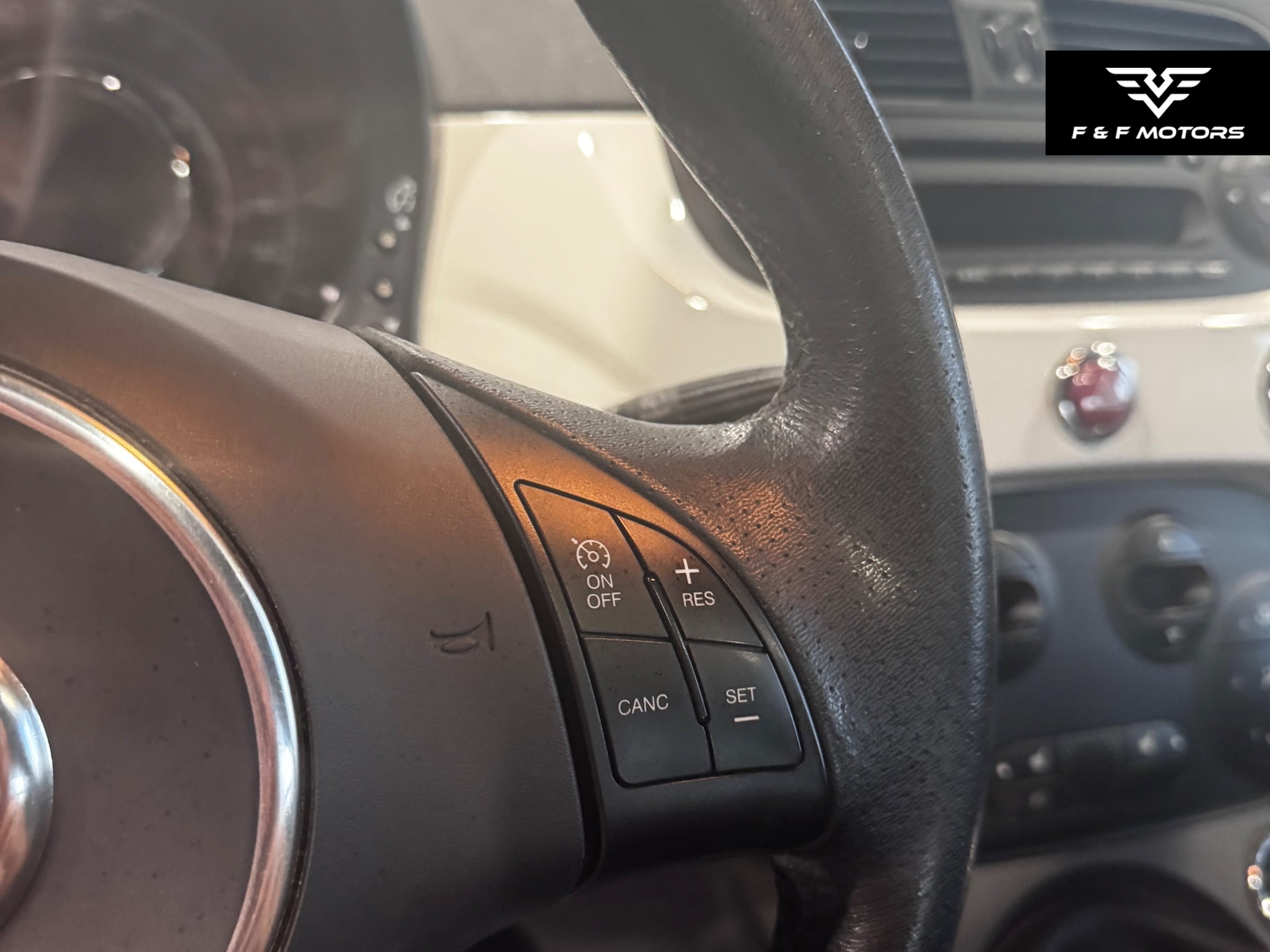 2014 Fiat 500 Sport photo 19