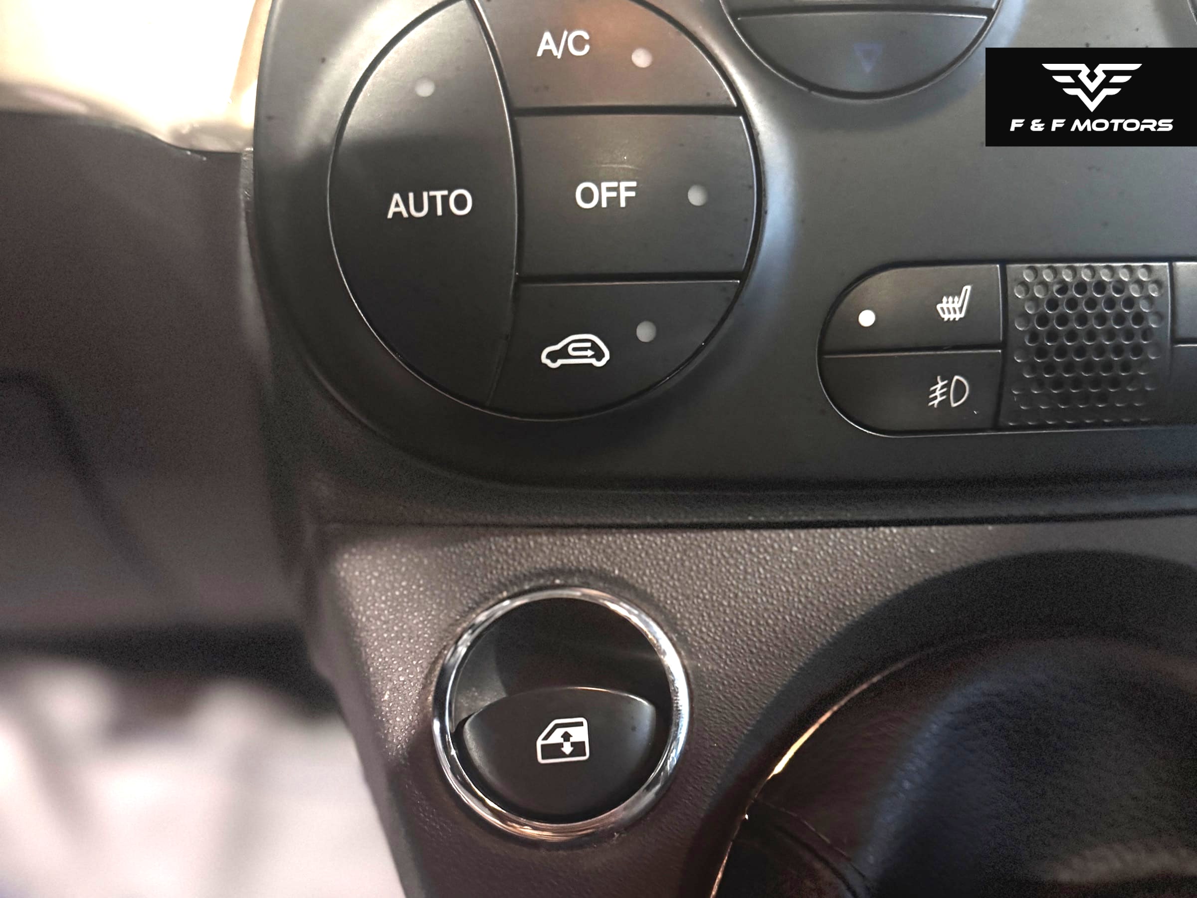 2014 Fiat 500 Sport photo 21