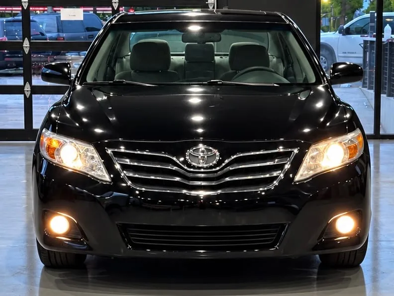 2011 Toyota Camry XLE — Exterior · Photo 5